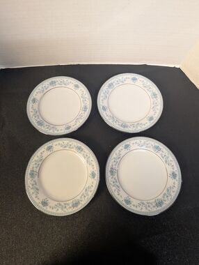 Noritake Contemporary fine china Blue Hill 2482 Lot Of 4 Salad Side Plates